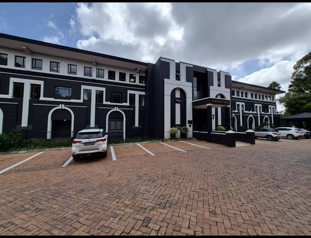 320M² OFFICE TO LET IN HYDE PARK